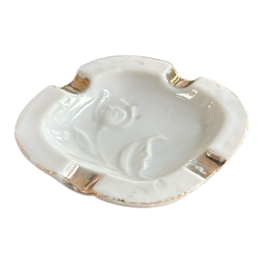 Vintage Made in Occupied Japan Mini Ashtray – Tulip Relief with Gold Trim